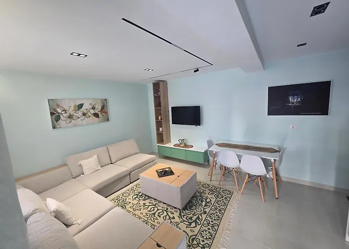 Cozy Apartments With Garden