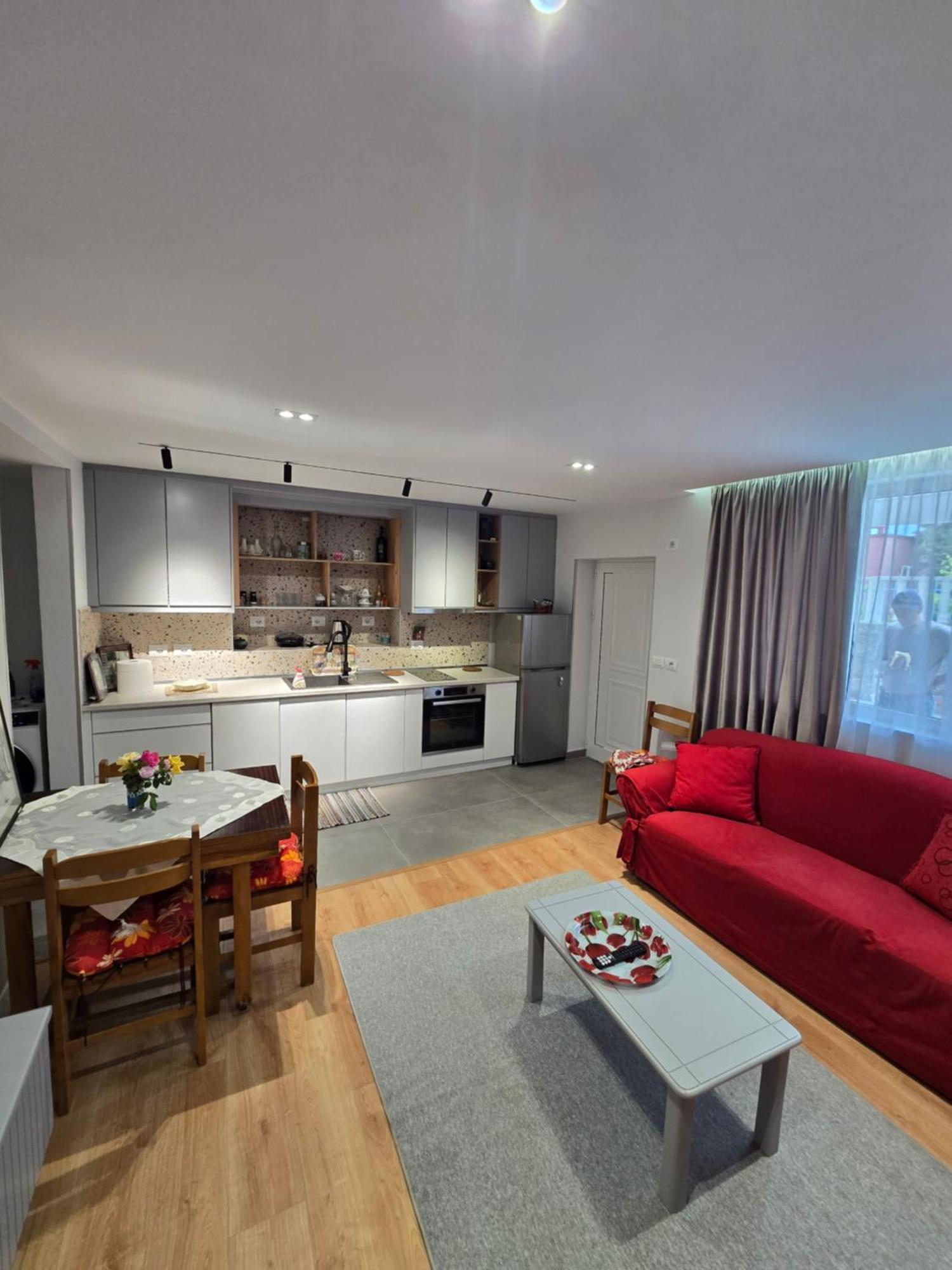 Cozy With Garden Apartment