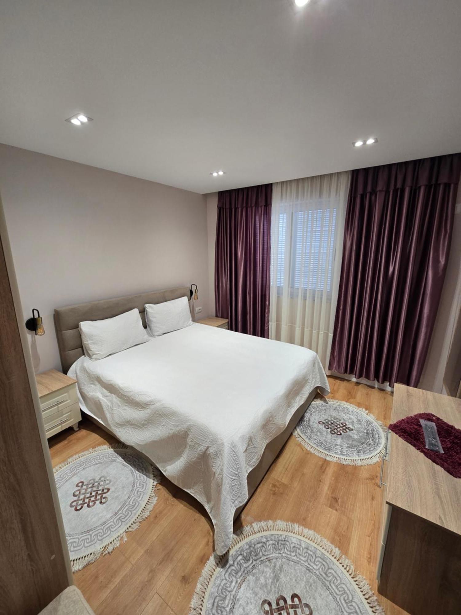 Cozy With Garden Apartment Përmet