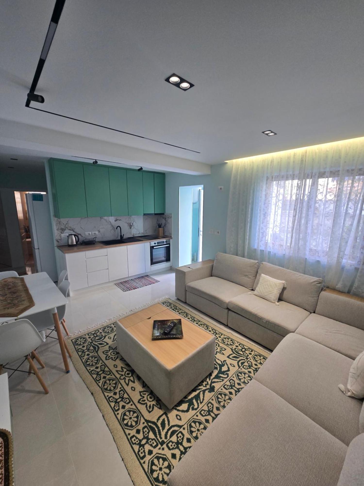 Cozy With Garden Apartment