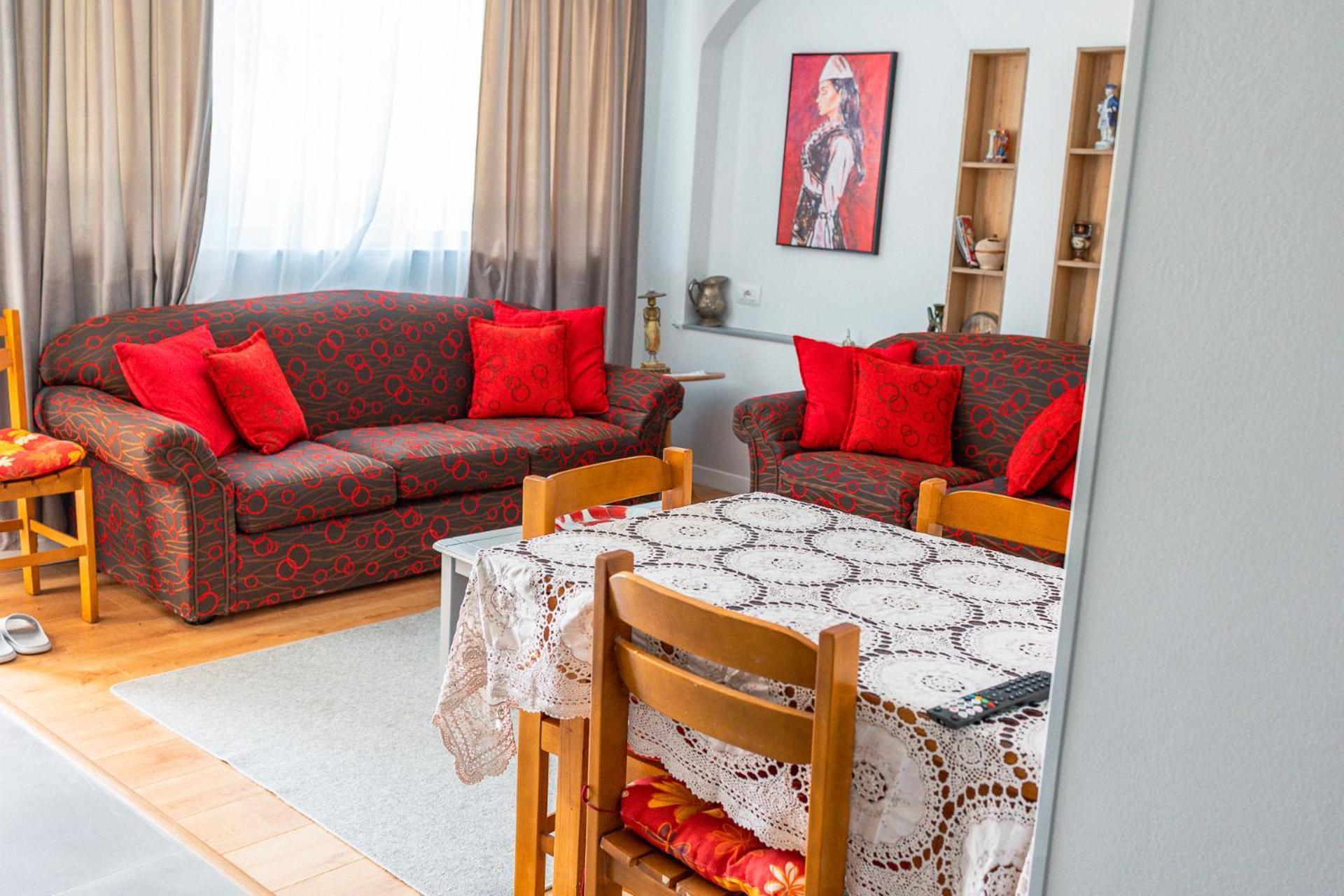 Apartment Cozy With Garden Përmet